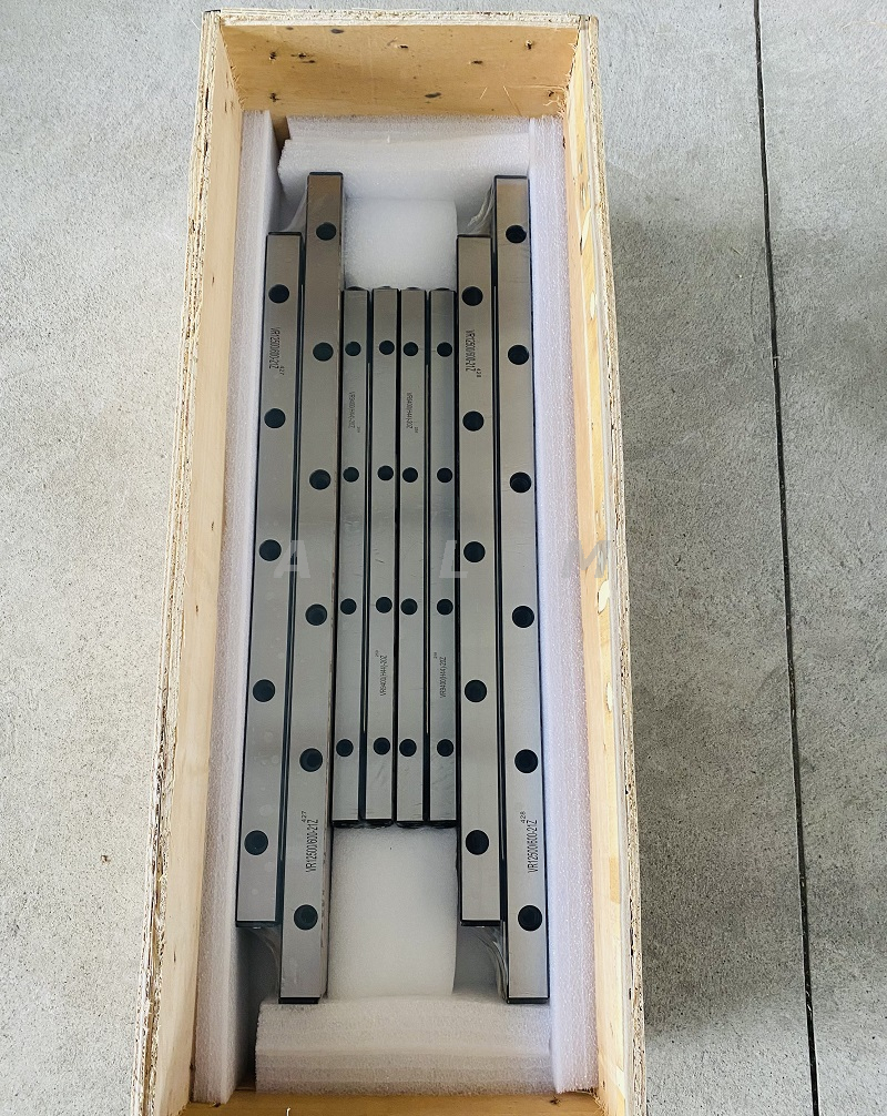Low Friction VR12 Cross Roller Guideway for Semiconductor Equipment